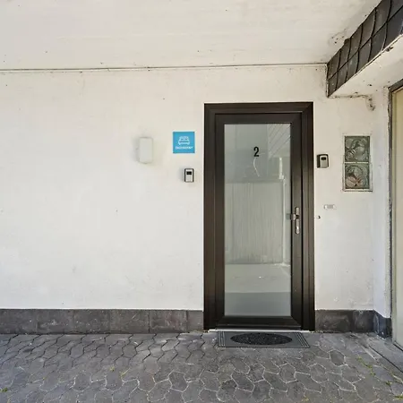 Moderne, Gemuetliche In شقة